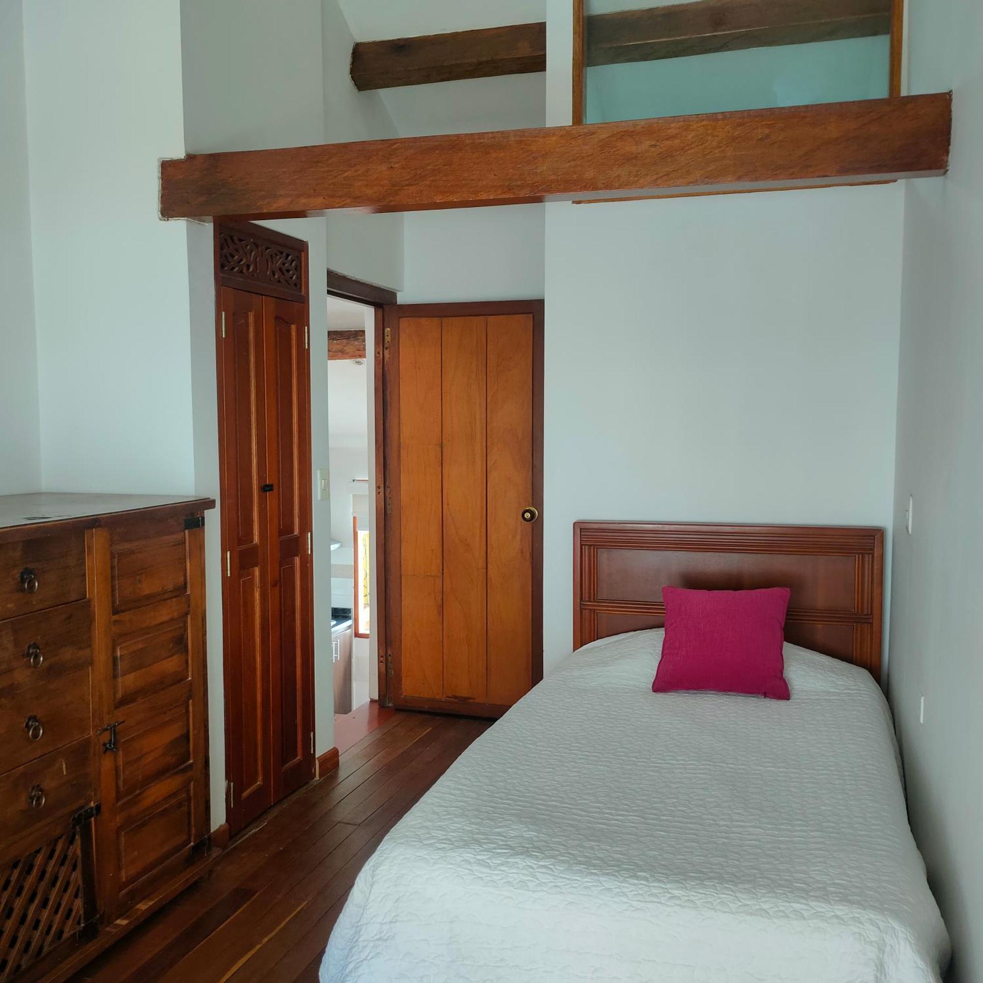 Apartaestudios La Candelaria Богота Екстериор снимка