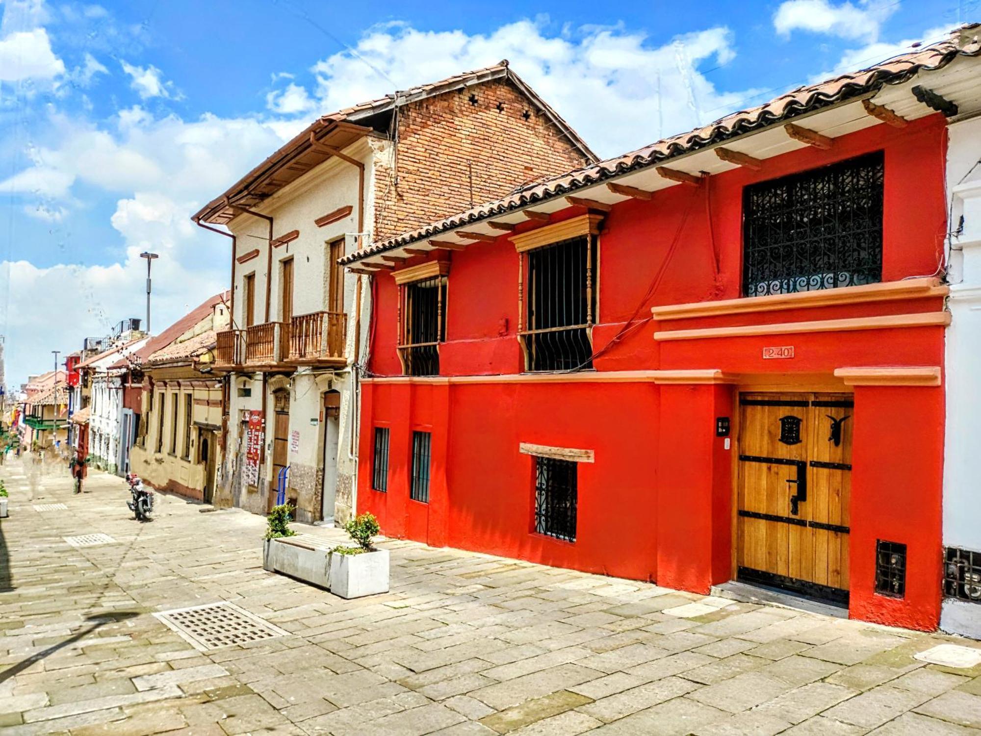 Apartaestudios La Candelaria Богота Екстериор снимка
